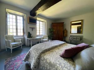 B&B / Chambres d'hotes Le Petit Chateau De Sainte Colombe : photos des chambres