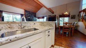 Snowcreek 638 Apartment