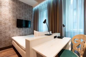 Cozy Small Room room in Radisson Sonya Hotel