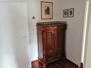 Zur sonnigen, eleganten Kuh