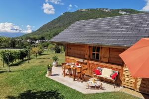 Chalets Au petit chalet avec son SPA - Escapade en amoureux ! : photos des chambres