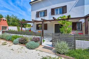  House Maksmilian 1708 in 52207 Rebići