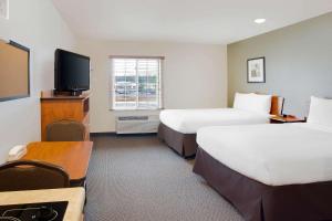Queen Suite with Two Queen Beds - Smoking room in WoodSpring Suites Manassas Battlefield Park I-66