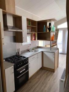 Gullivers Valley, M1, JCT 31