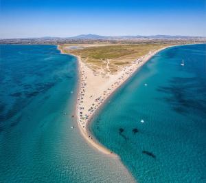 Infinite Blue, Horizon, Elegance, Hospitality