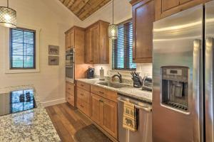 Hike, Fish & Golf! Serene Mtn Retreat in Glenville