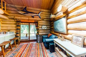 Three Bedroom House room in Chateau McClelland & Guest Cottage