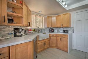 Cozy Pine Mountain Cabin Hike, Bike, Fish Nearby!