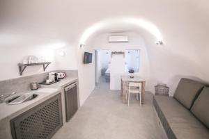 Suite with Volcano View room in Theodora Suites