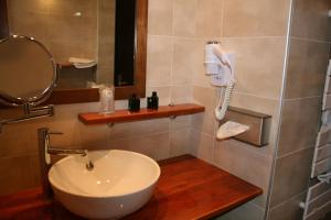 Auberge de la Petite Ferme, Super-Besse Est, The Originals Relais (Qualys-Hotel) photo 9