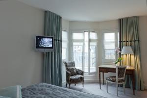 Hotels Hotel Parc Saint-Severin - Esprit de France : Chambre Double Deluxe avec Terrasse