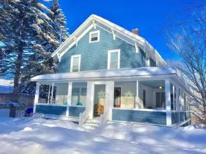 The Craftsman Farmhouse with Modern Flair - فرانكونيا