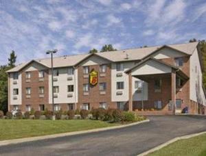 Room #35139325 room in Super 8 by Wyndham Richfield Area