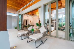 Botanica Bangtao Beach Villa