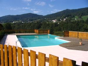 Chalets Tranquil Holiday Home in Piltdown with Terrace, Garden, Barbecue : photos des chambres