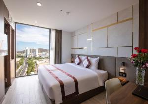 Deluxe 1 góc hướng biển (Deluxe Partial Sea View)