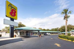 Super 8 by Wyndham Pensacola NAS Area