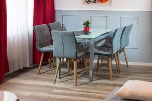 H&H Apartments im Herzen der Stadt geräumig ruhig zentral mit Küche und Esstisch