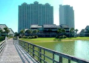 Apartment with Lake View room in Family Tides by RealJoy Vacations