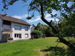 Ferienwohnung Eyb mit Terrasse und Garten