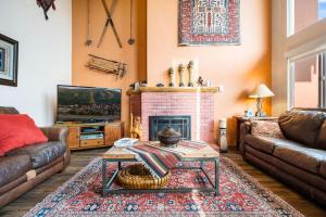 Vantage Point #408 Condo