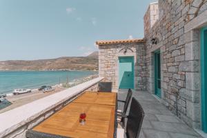 George SeaFront Suites Lakonia Greece