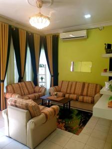 CEMPAKA IRIS HOMESTAY