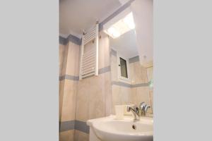 Strata deluxe Apt.(Must)