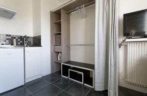 Appartements STUDIO A 300 METRES DE LA GARE et 25 MINUTES DE PARIS EN TRAIN : photos des chambres