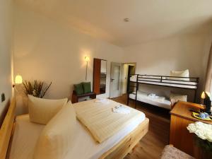 Family Room room in Waldhotel am See Berlin-Schmöckwitz