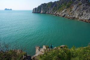 Gieng Ngoc Sea moutain View Cat Ba