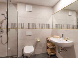 Deluxe Double or Twin Room with Mountain View room in Be 550