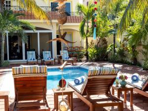 Casa Zarah - Hacienda Family Home - Pool and 2-Block to Beach