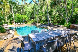 Poinciana 011 Hamilton Island - Ground floor with buggy, valet service and seaviews