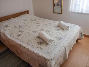 Kristi apartment complex near the sandy beach - by TA Leut Agency