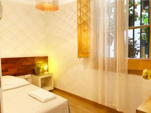 Single Room with Shared Bathroom room in Hostal Portugal