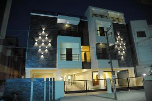 STAY BAY SERVICE APARTMENTS