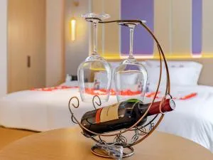 Lavande Hotel Lujiang Zhouyu Avenue - Lujiang