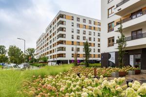 Mokotow Business Center Apartments by Renters