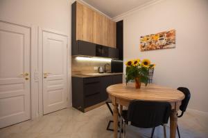 Friends House- сучасні апартаменти в центрі Львова