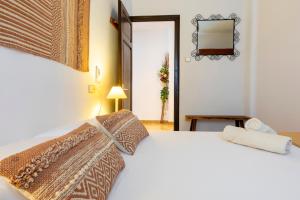 8 to 10 Sleeps Private Pool Villa & BBQ Near Barcelona