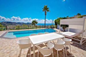 Suerte - sea view villa with private pool in Moraira