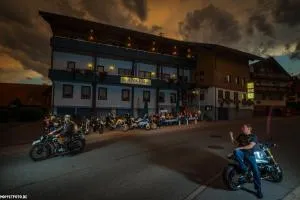 Landgasthof Anker - انزكلوسترل