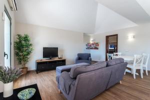 Holiday house in elite residential area of Faro