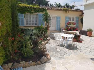 Hotels Hotel de Charme Brise Marine : Chambre Double - Vue sur Jardin