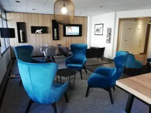 Hôtel des Halles - 提勒河畔伊