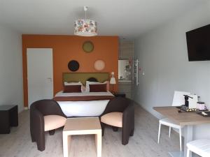Maisons de vacances Hotel Domaine des Pierres Dorees : Studio Standard - Occupation simple - Non remboursable