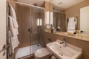 Standard Double Room room in The Resident Victoria (formerly The Nadler Victoria)