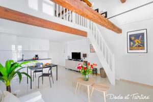 Enchanting 2 bedroom with sea view and AC - Dodo et Tartine