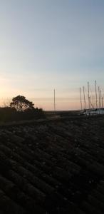 Maisons de vacances Grande maison charentaise avec vue sur le chenal superbes couches de soleil sur l estuaire de la gironde! : photos des chambres